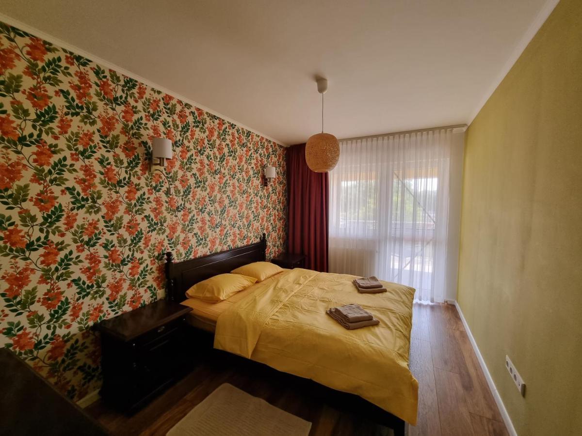 Bougainvillea Apartman Sfântu-Gheorghe Екстериор снимка